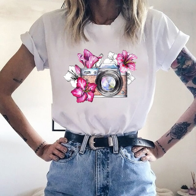 Pink Eyelashes Print Art T Shirt Women Princess Makeup Graphic Tee Personality Hipster Summer Woman Tumblr Art Tshirt Streetwear