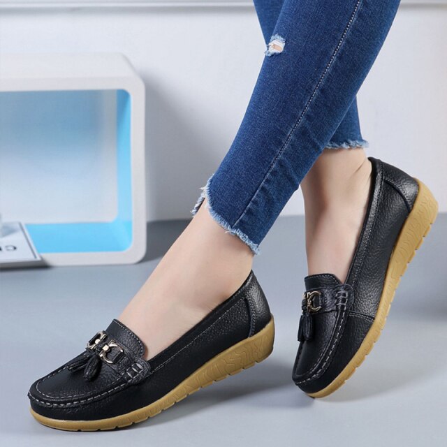 Women Flats Shoes Cut Out Leather Breathable Moccasins Women Boat Shoes Ballerina Ladies Casual Shoes Sneakers Women Nurse Shoe