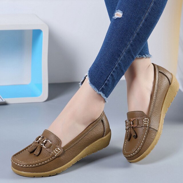 Women Flats Shoes Cut Out Leather Breathable Moccasins Women Boat Shoes Ballerina Ladies Casual Shoes Sneakers Women Nurse Shoe
