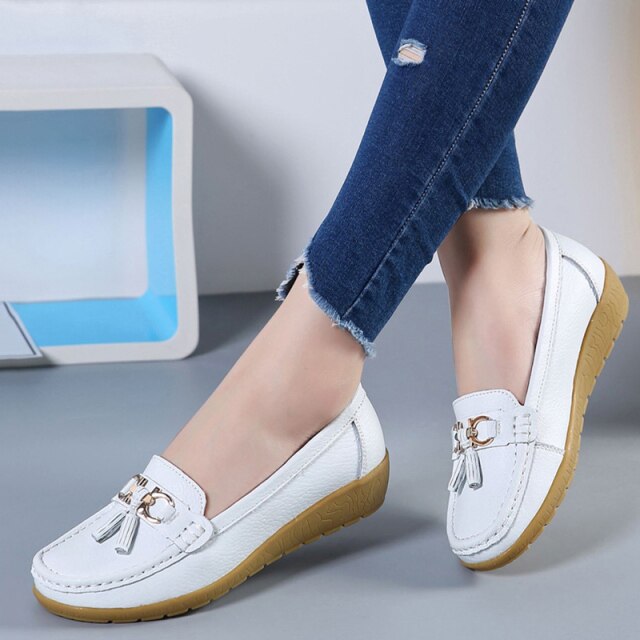 Women Flats Shoes Cut Out Leather Breathable Moccasins Women Boat Shoes Ballerina Ladies Casual Shoes Sneakers Women Nurse Shoe