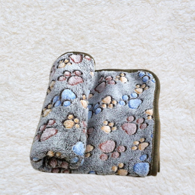 Soft and Fluffy High Quality Pet Blanket Cute Cartoon Pattern Pet Mat Warm and Comfortable Blanket for Cat and Dogs Pet Supplies