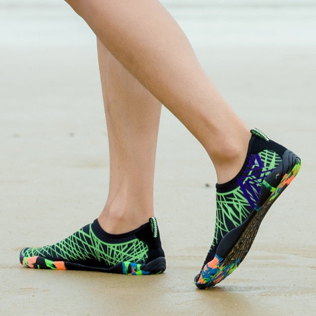 Summer Solid Color Unisex Sneakers Fashionable sandals Swimming Shoes Quick-Drying Aqua Shoes and Children Beach Water Shoes