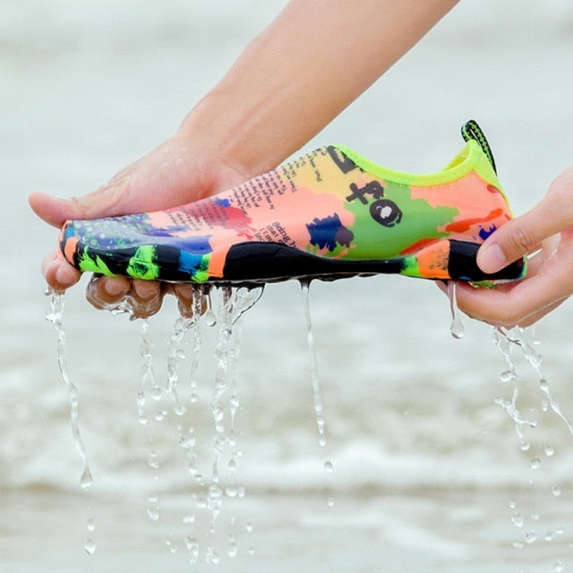 Summer Solid Color Unisex Sneakers Fashionable sandals Swimming Shoes Quick-Drying Aqua Shoes and Children Beach Water Shoes