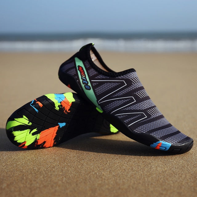 Summer Solid Color Unisex Sneakers Fashionable sandals Swimming Shoes Quick-Drying Aqua Shoes and Children Beach Water Shoes